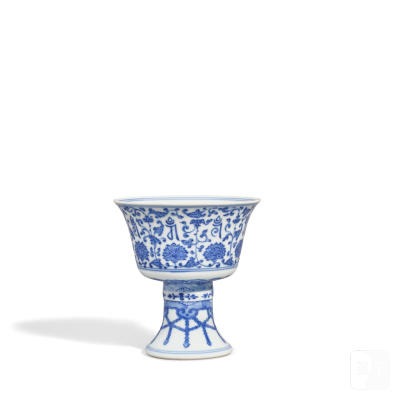 清乾隆 青花纏枝蓮紋梵文高足杯 | A BLUE AND WHITE 'LANÇA' STEMCUP